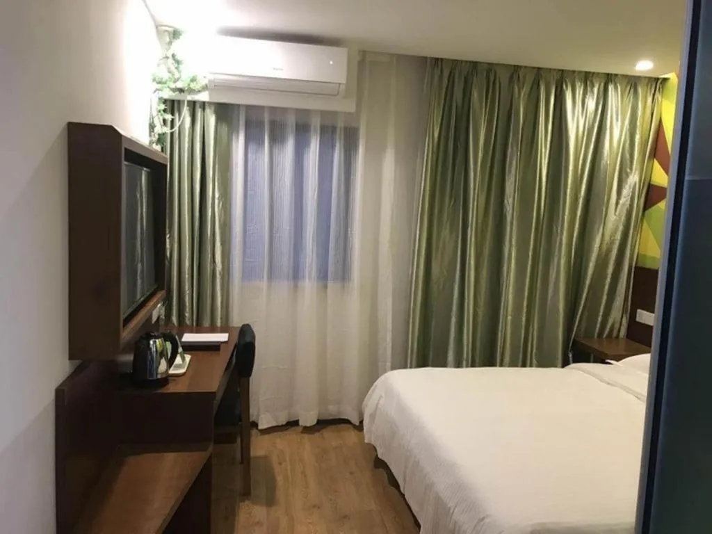 Bed in Vatica Shanghai Pudong Dishui Lake Branch