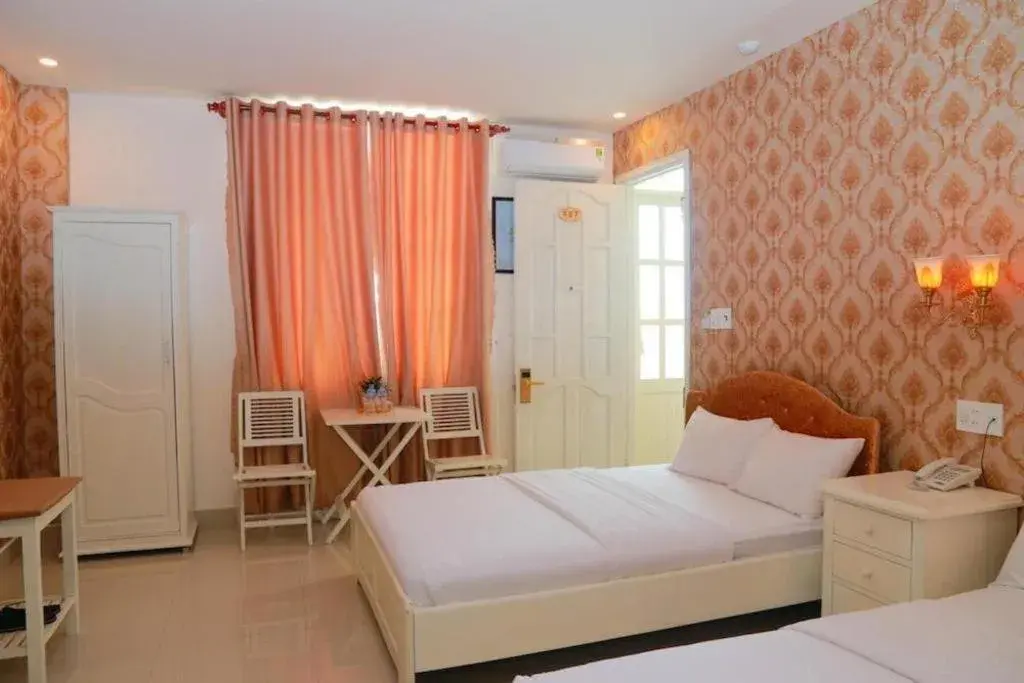 Bed in Royal Hotel Bed in Royal Hotel