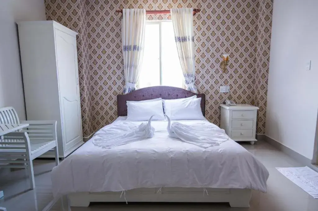 Bed in Royal Hotel Bed in Royal Hotel