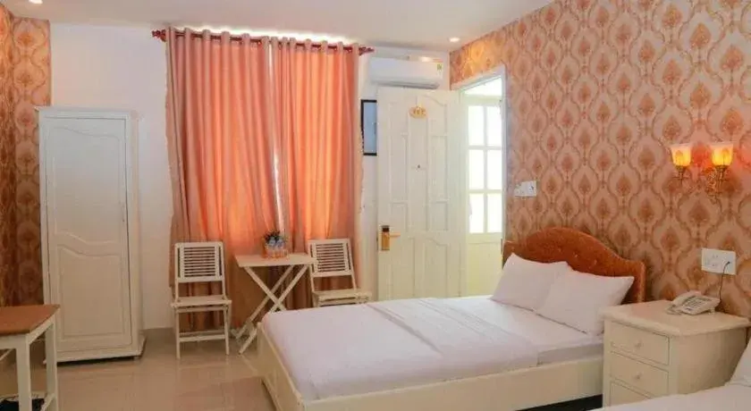 Bed in Royal Hotel Bed in Royal Hotel