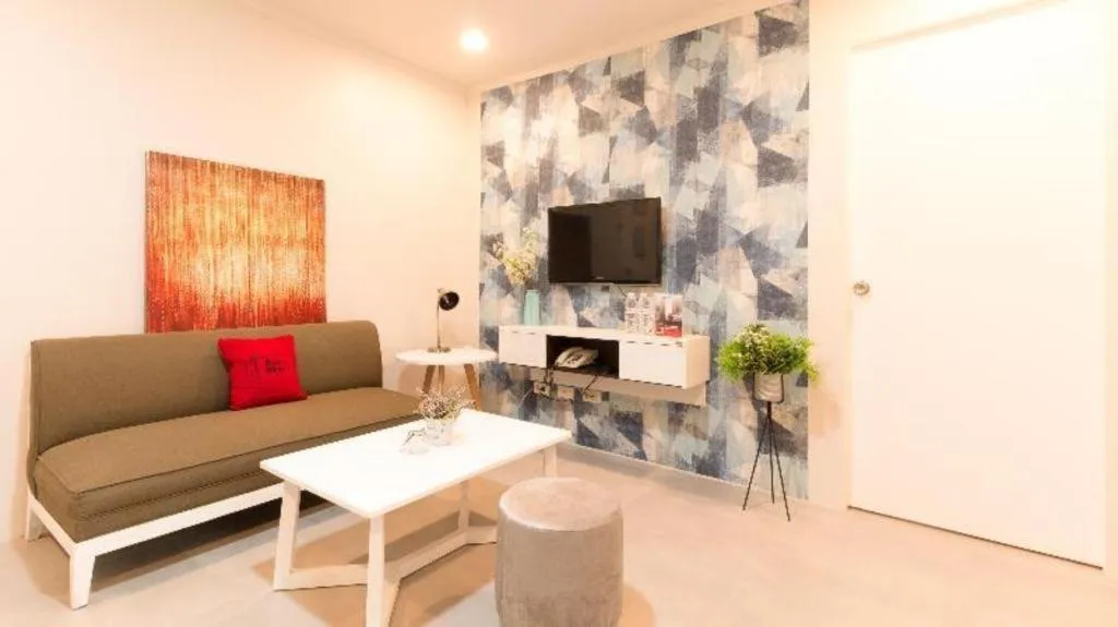 Greenbelt Makati - Vaccinated Staff