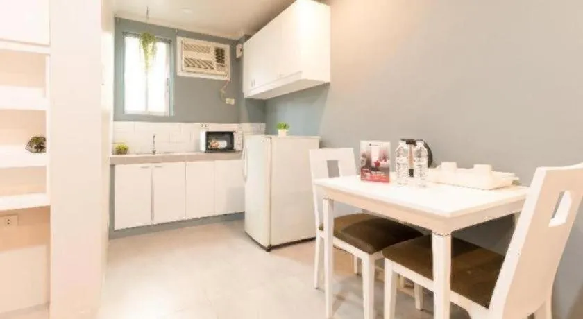 Greenbelt Makati - Vaccinated Staff