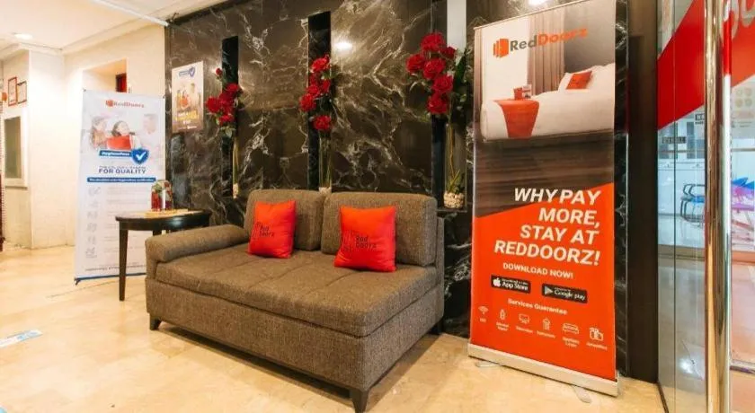 Greenbelt Makati - Vaccinated Staff