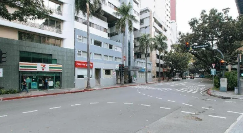 Greenbelt Makati - Vaccinated Staff