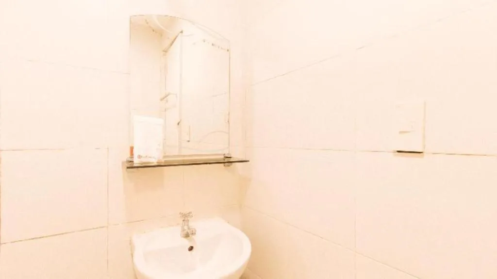 Greenbelt Makati - Vaccinated Staff