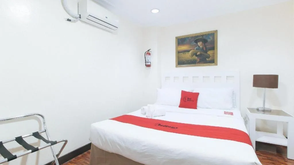 Bed in Greenbelt Makati - Vaccinated Staff