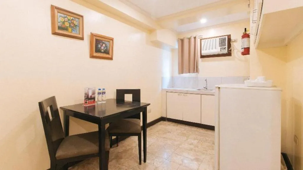 Greenbelt Makati - Vaccinated Staff