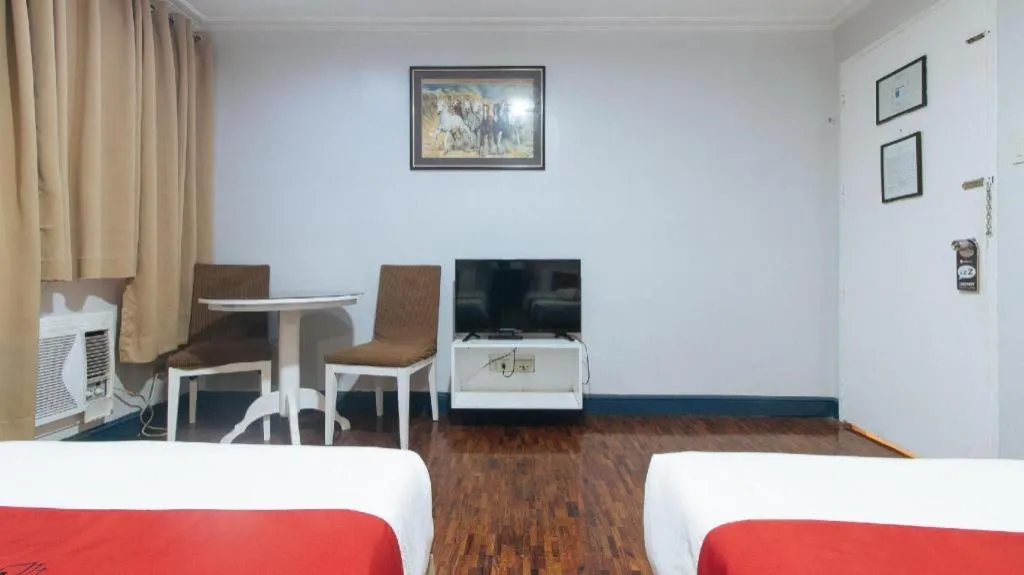 Bed in Greenbelt Makati - Vaccinated Staff