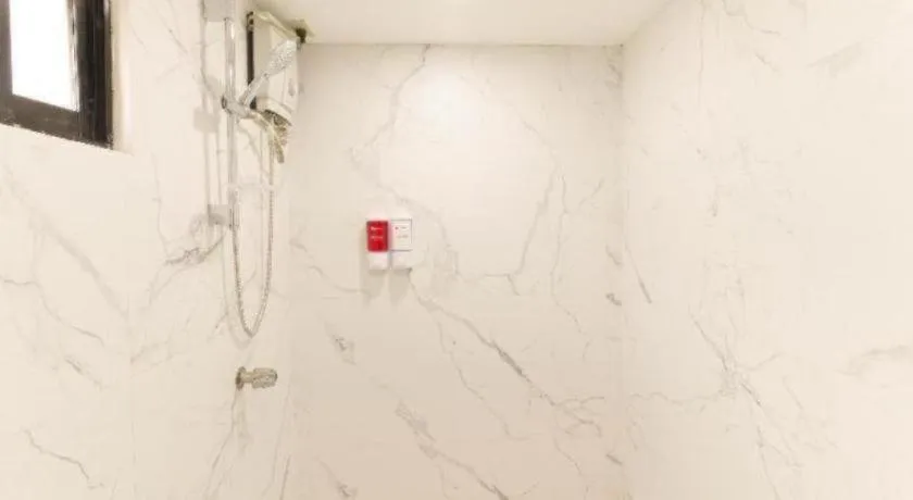 Greenbelt Makati - Vaccinated Staff