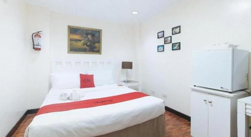 Bed in Greenbelt Makati - Vaccinated Staff