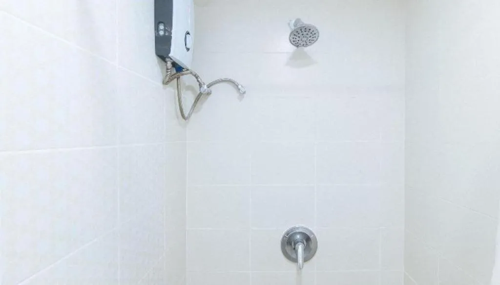 Greenbelt Makati - Vaccinated Staff