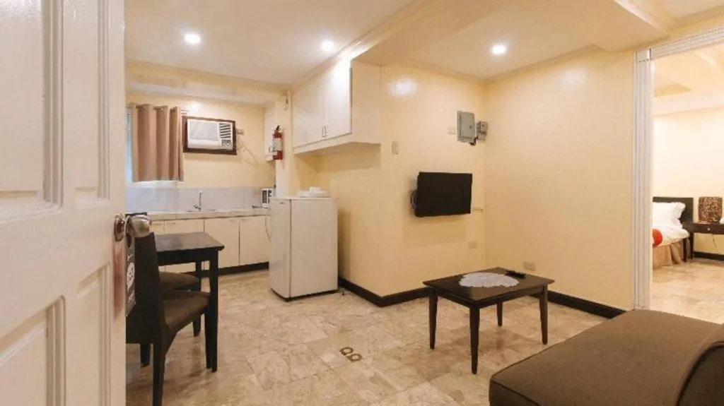 Greenbelt Makati - Vaccinated Staff