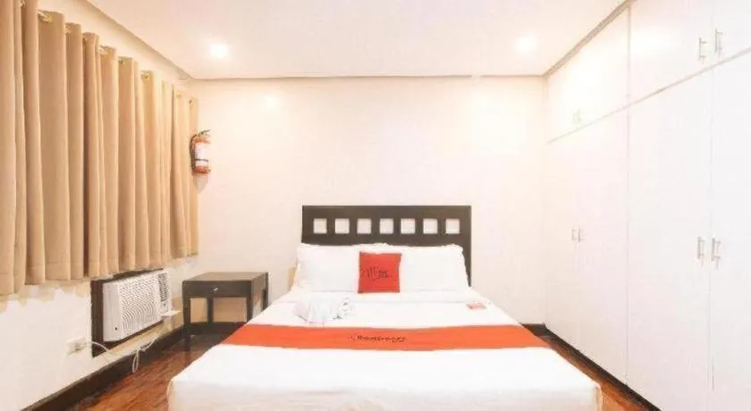 Bed in Greenbelt Makati - Vaccinated Staff