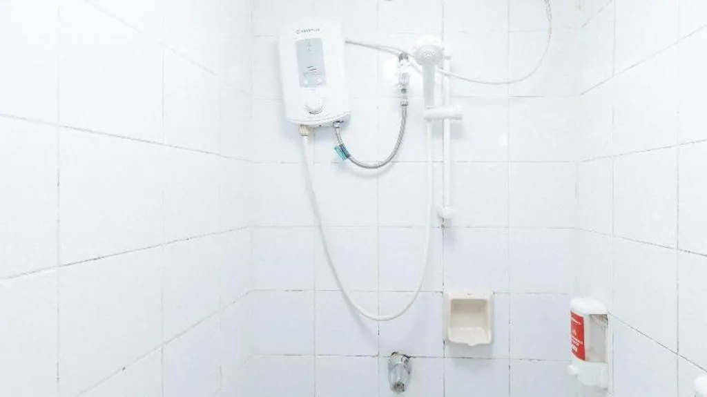 Greenbelt Makati - Vaccinated Staff