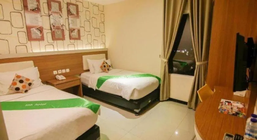 Bed in Tab Hotel Surabaya