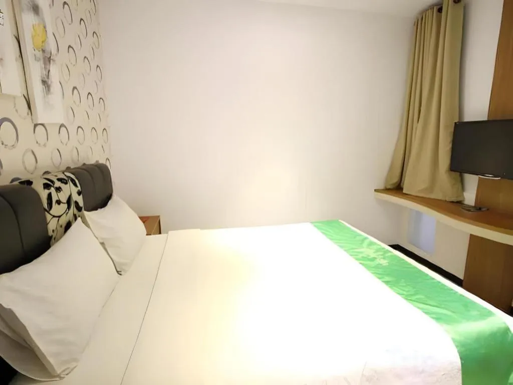 Bed in Tab Hotel Surabaya