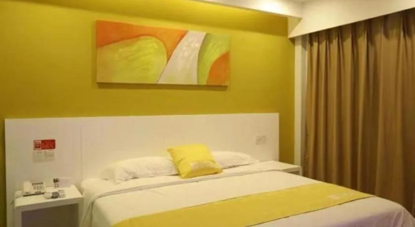 Bed in Shell Qionghai Jinhai Road Hotel