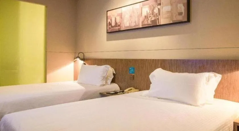 Bed in Jinjiang Inn Select Foshan Nanhai Guicheng Metro Station