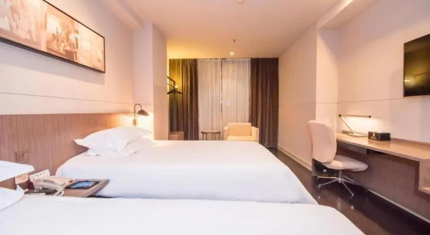 Bed in Jinjiang Inn Select Foshan Nanhai Guicheng Metro Station