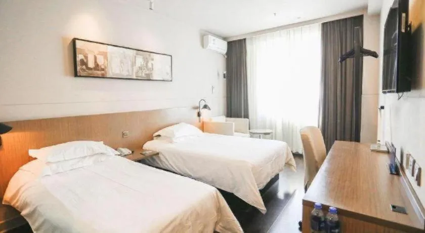 Bed in Jinjiang Inn Select Beijing Wukesong