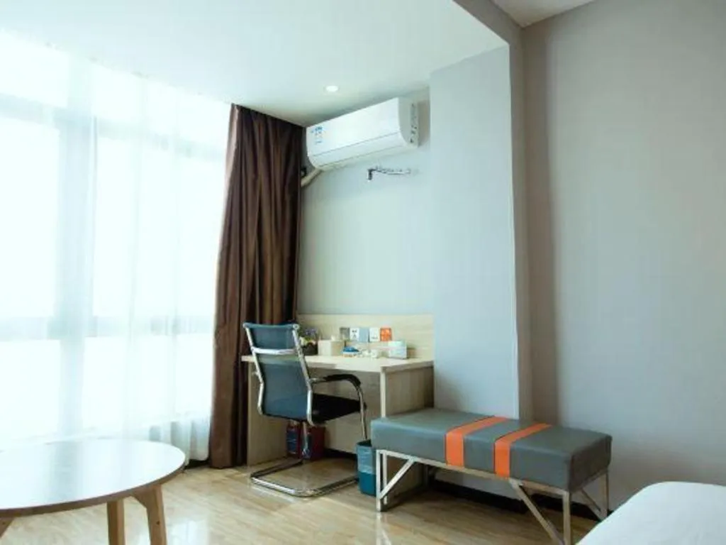 7 Days Premium Fuzhou Dongxiang High-Speed Railway Station Dongxin Market