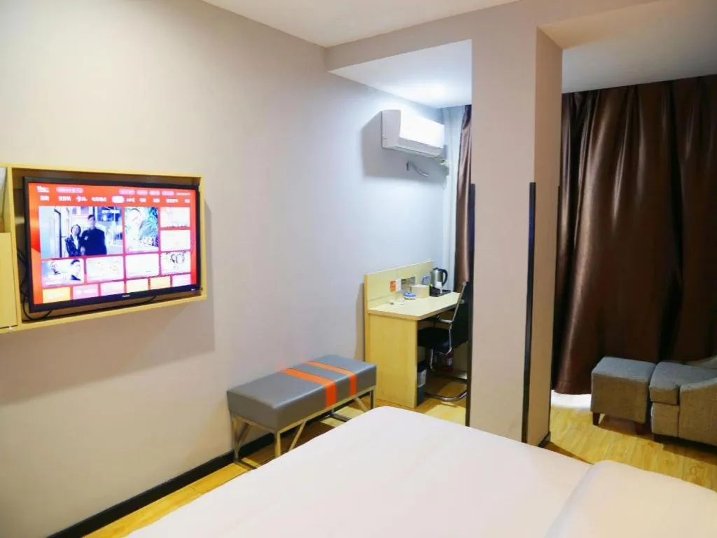 Bed in 7 Days Premium Fuzhou Dongxiang High-Speed Railway Station Dongxin Market