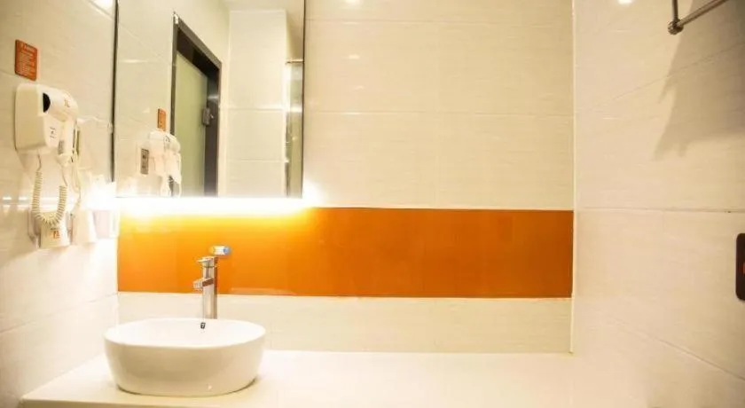 7 Days Premium Fuzhou Dongxiang High-Speed Railway Station Dongxin Market