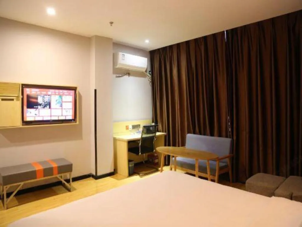 Bed in 7 Days Premium Fuzhou Dongxiang High-Speed Railway Station Dongxin Market