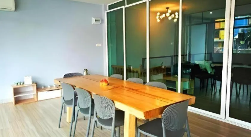 SemRock Hotel