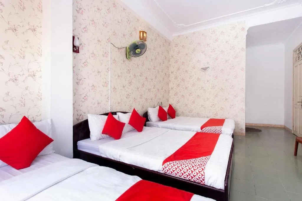 Bed in OYO 553 Truong Giang Hotel