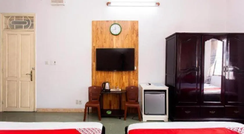 Bed in OYO 553 Truong Giang Hotel