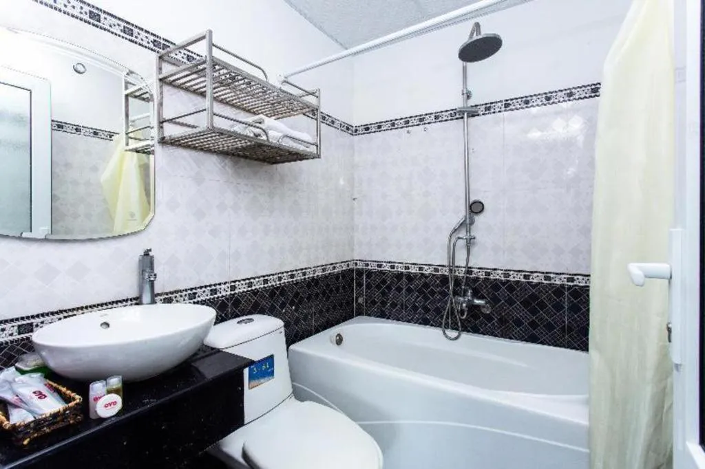 OYO 553 Truong Giang Hotel