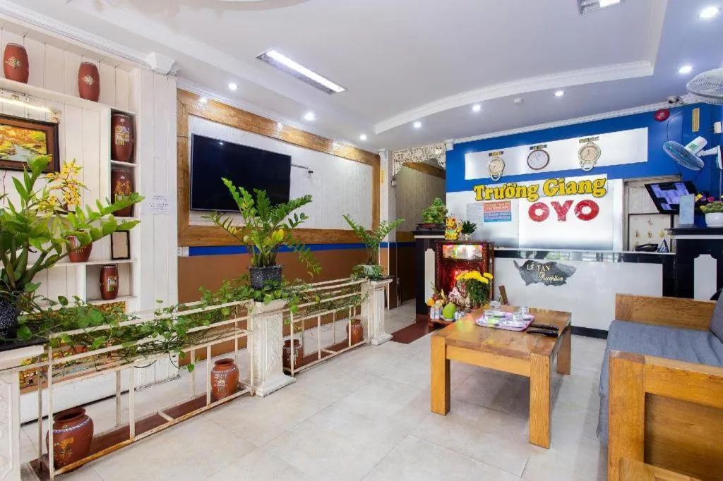 OYO 553 Truong Giang Hotel