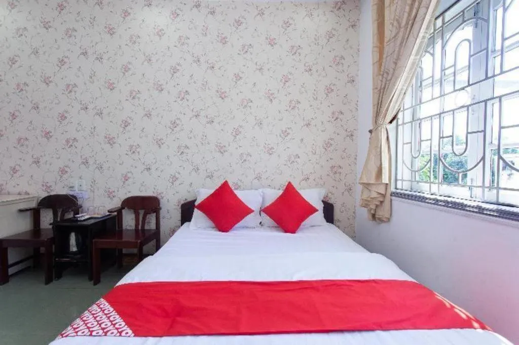 Bed in OYO 553 Truong Giang Hotel