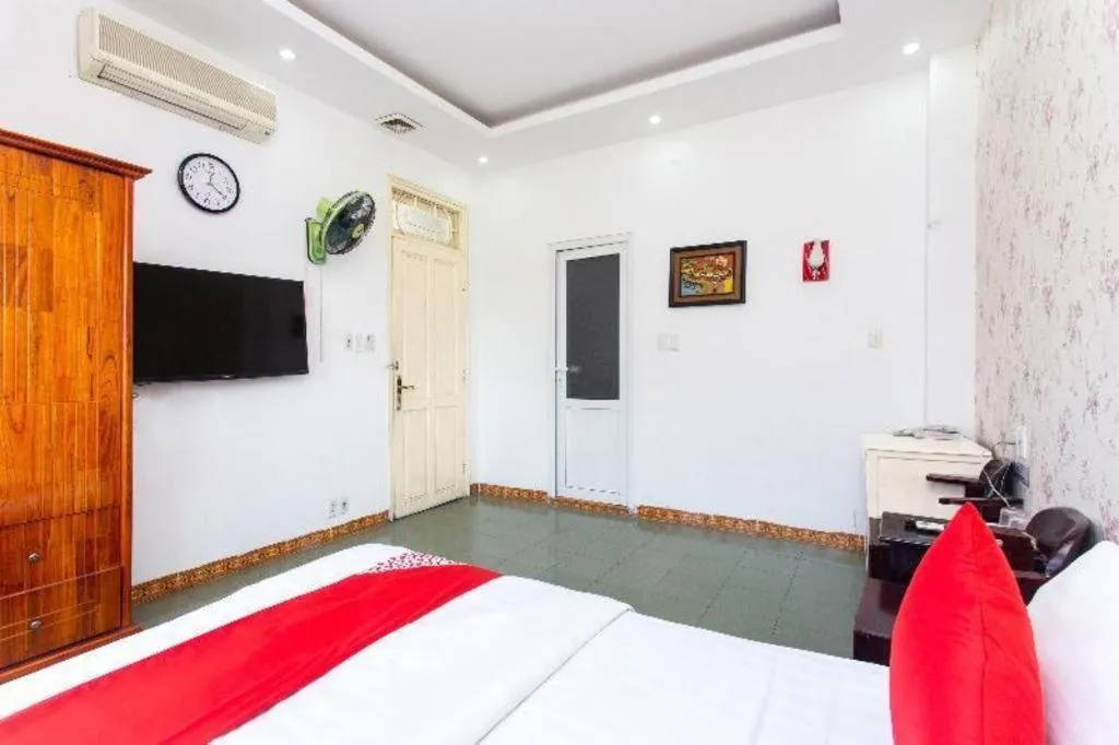 Bed in OYO 553 Truong Giang Hotel