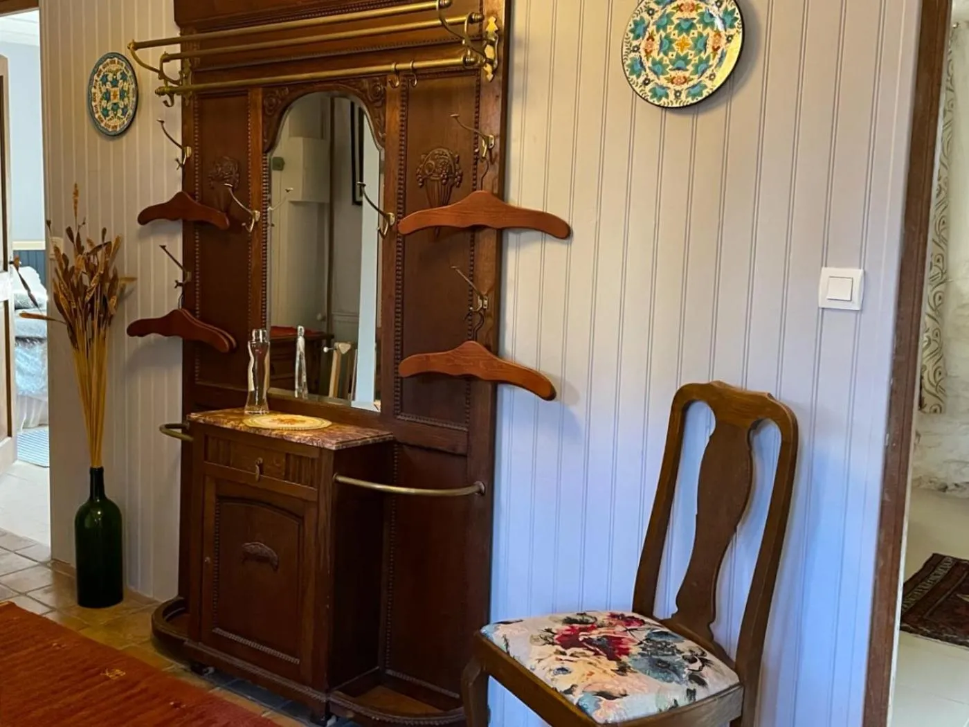 wardrobe in La Lande