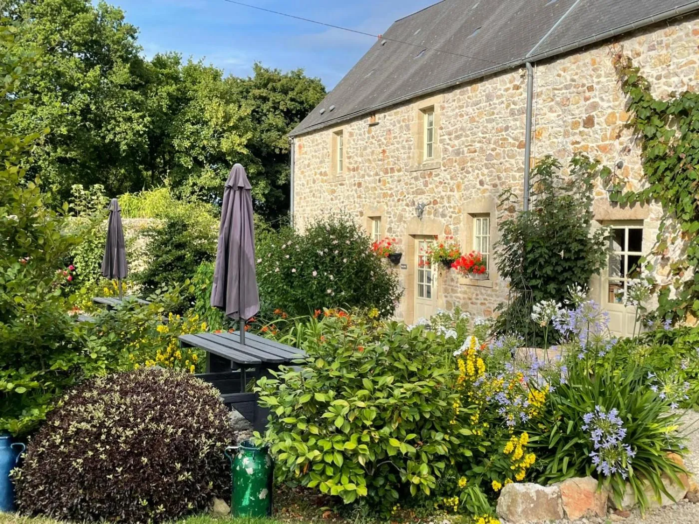 Property building in La Lande