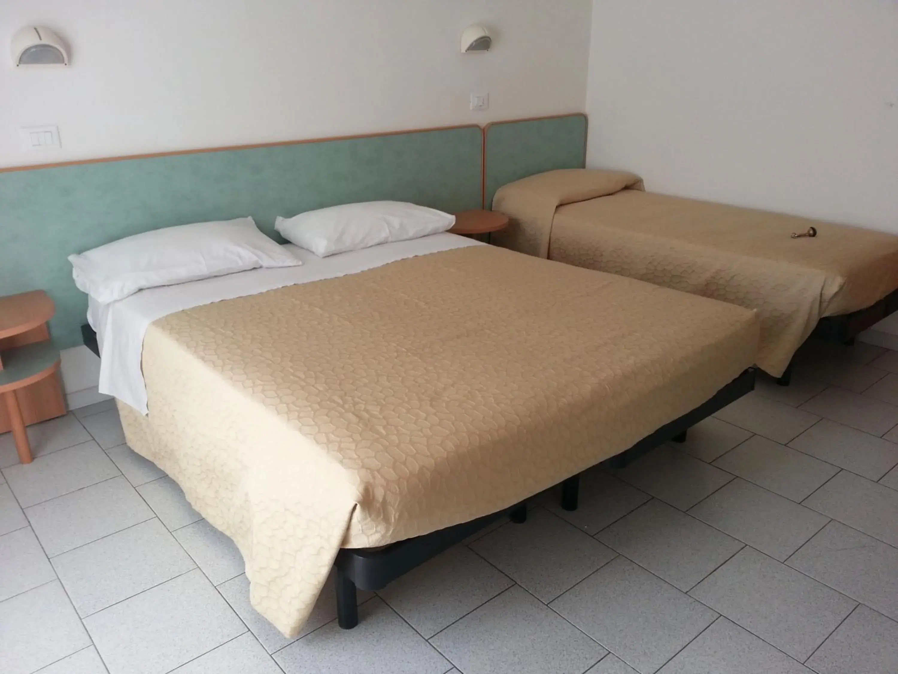 Bedroom, Bed in Hotel La Parigina