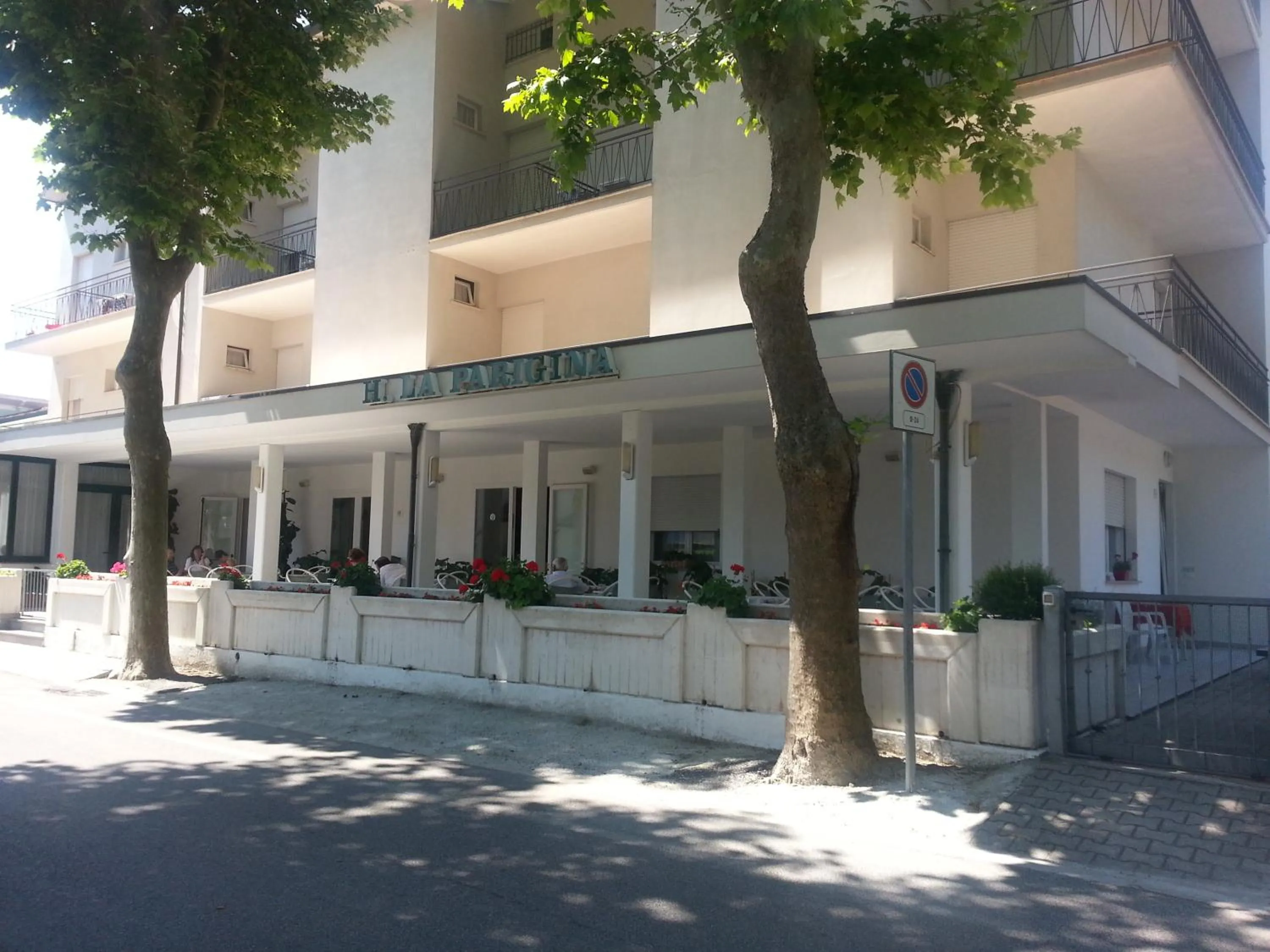 Facade/entrance in Hotel La Parigina