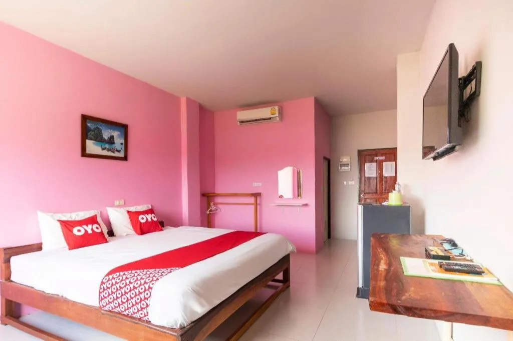 Bed in Thanagrit Apartelle