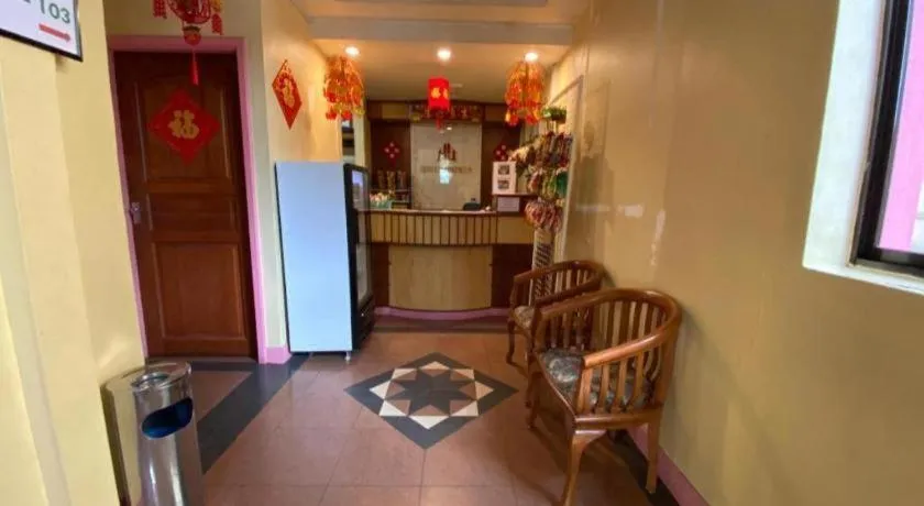 OYO 89958 Hotel Umimas