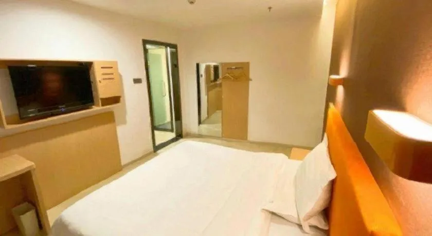 Bed in 7 Days Premium Hotel Ji'an Taihe Gongnongbing Avenue