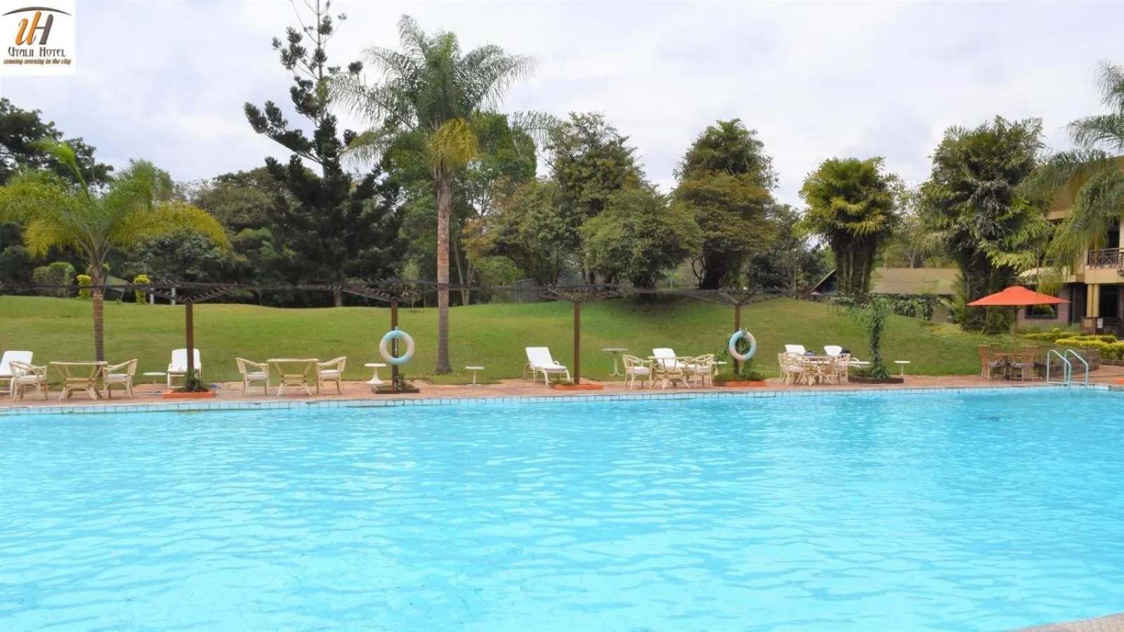 Swimming pool in Utalii Hotel