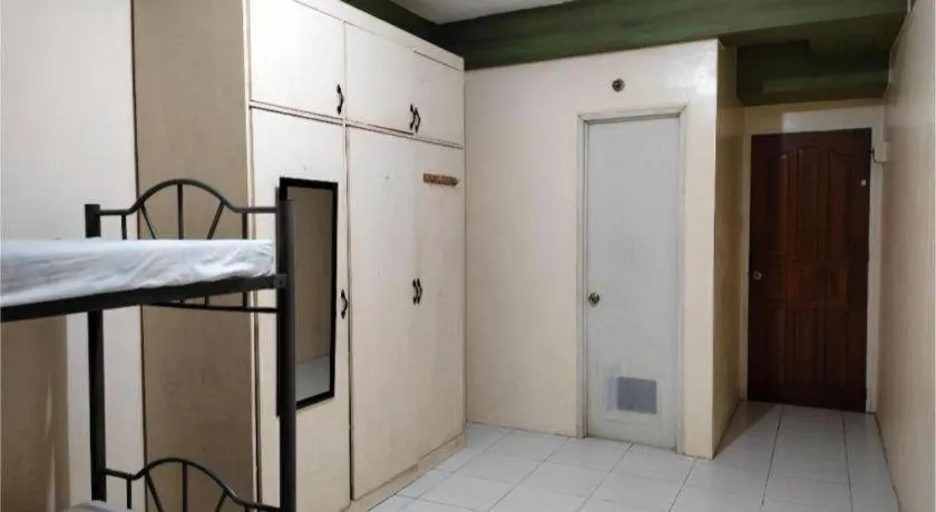 Bed in OYO 800 DDD Habitat Dormtel Bacolod