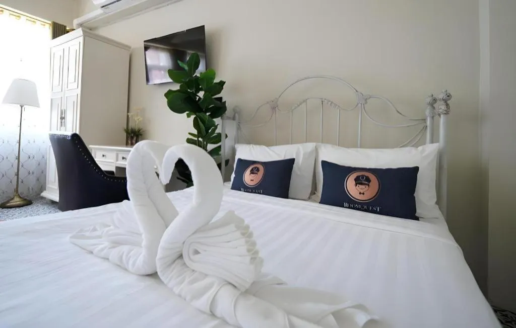 Bed in 2499 Heritage Chinatown Bangkok Hotel By RoomQuest