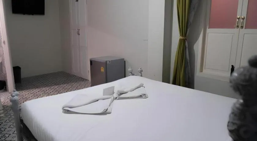 Bed in 2499 Heritage Chinatown Bangkok Hotel By RoomQuest