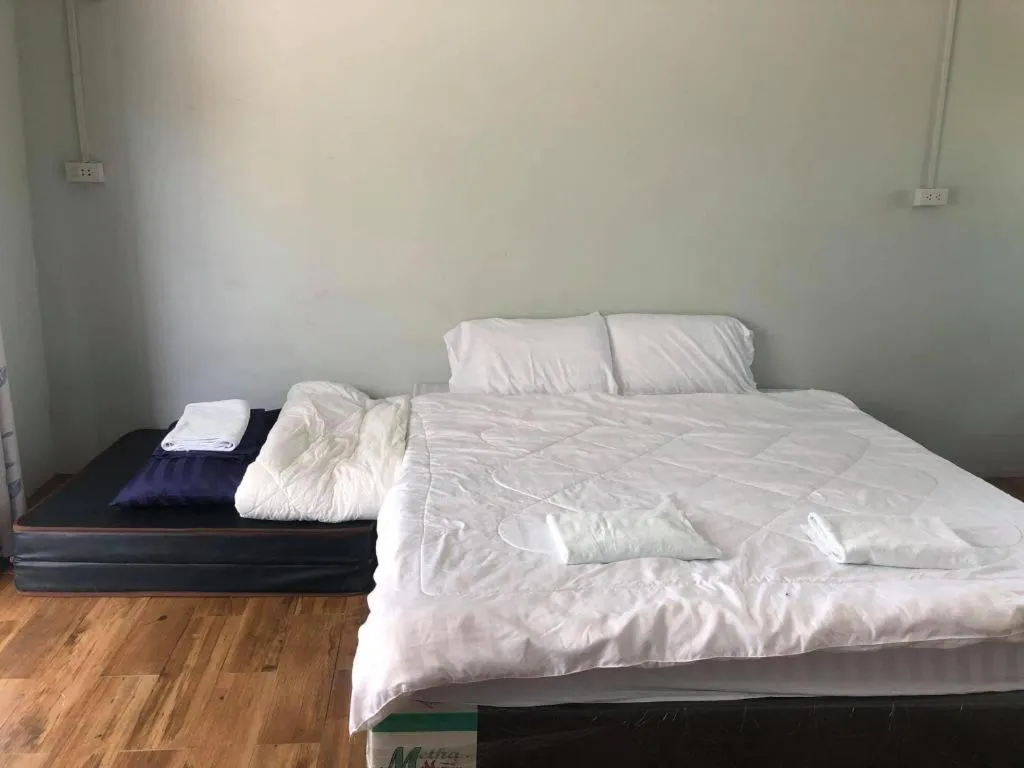 Bed in Capital O 75412 V Resort