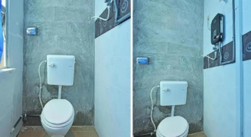 OYO 90662 The 1975 Hotel