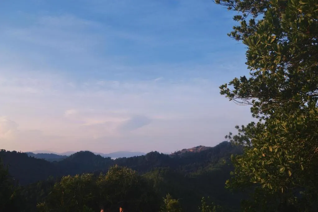 OYO 90662 The 1975 Hotel