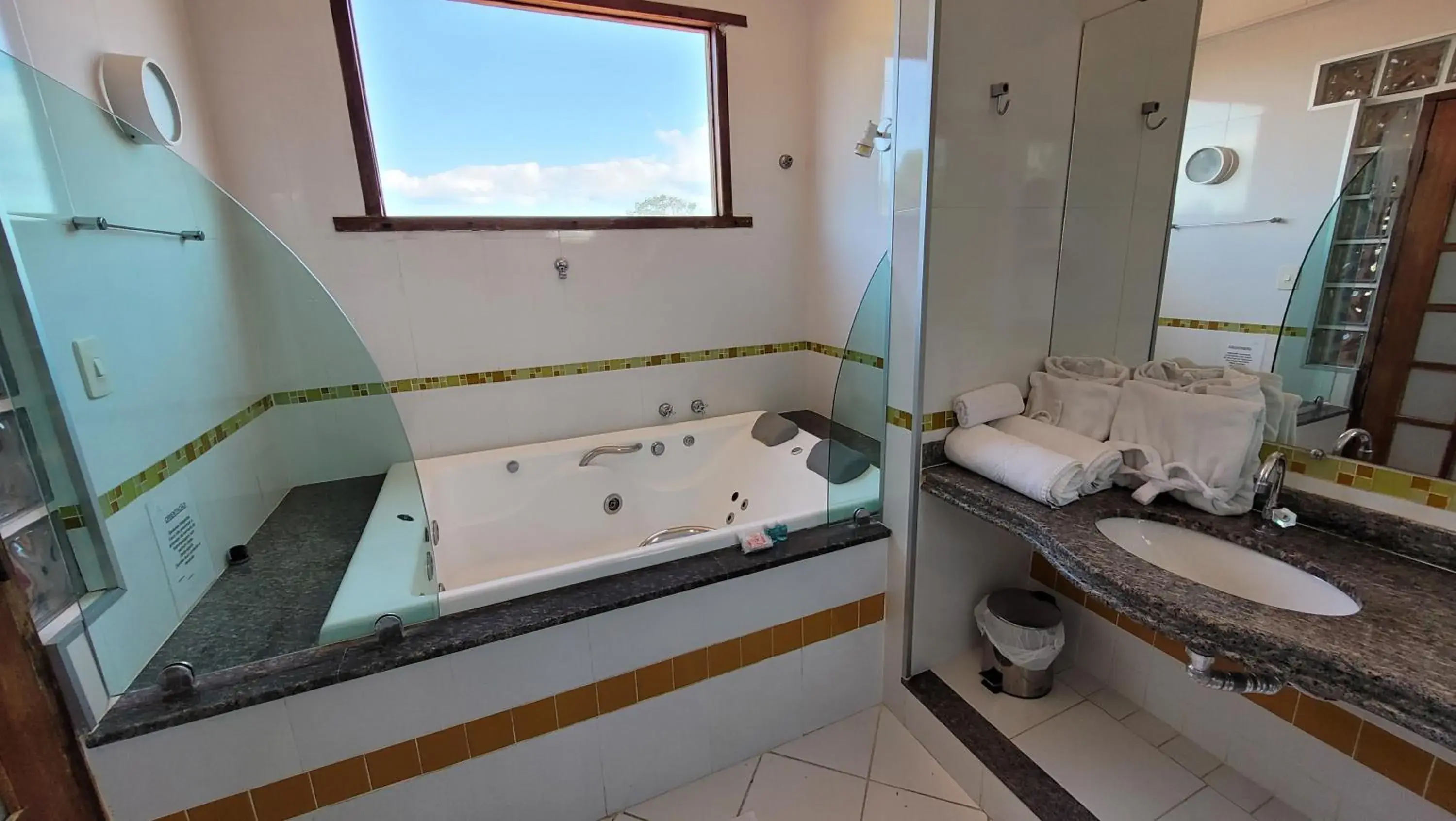 Deluxe Chalet with Spa Bath in Pousada Estalagem Da Serra Deluxe Chalet with Spa Bath in Pousada Estalagem Da Serra